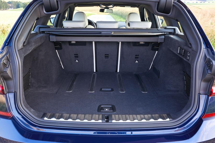 Багажник BMW 330d xDrive Touring M Sport (G21) 2019 года  (WW) (фото 15 из 40)